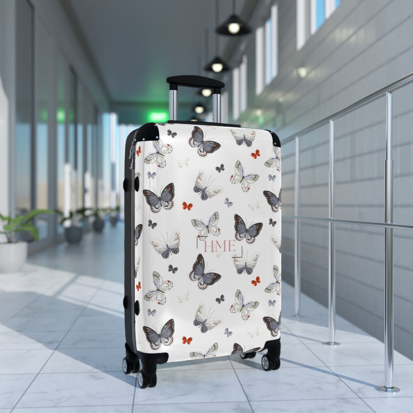 Butterfly Print Hard Shell Suitcase for Travelers